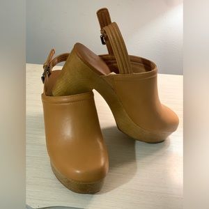 Universal Thread Clogs